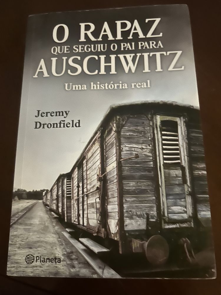 Livro “ o rapaz que seguiu o pai par Auschwitz