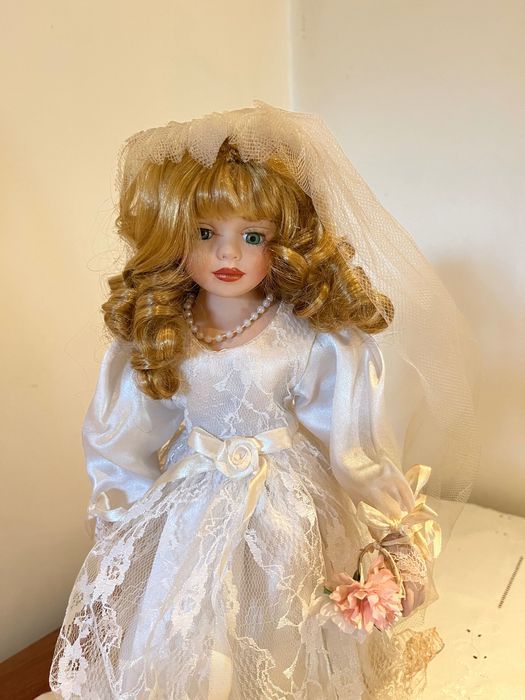 Boneca de Porcelana de Coleção