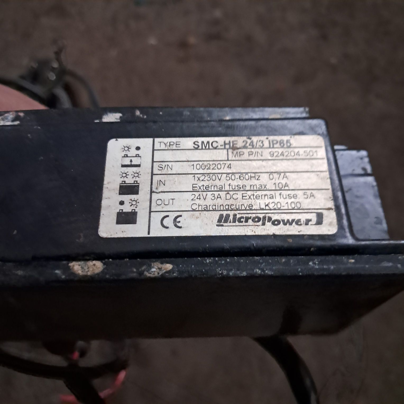Ładowarka 24V 3A do wózków zwyżka SMC HF 24 IP65 mikroprocesorowa