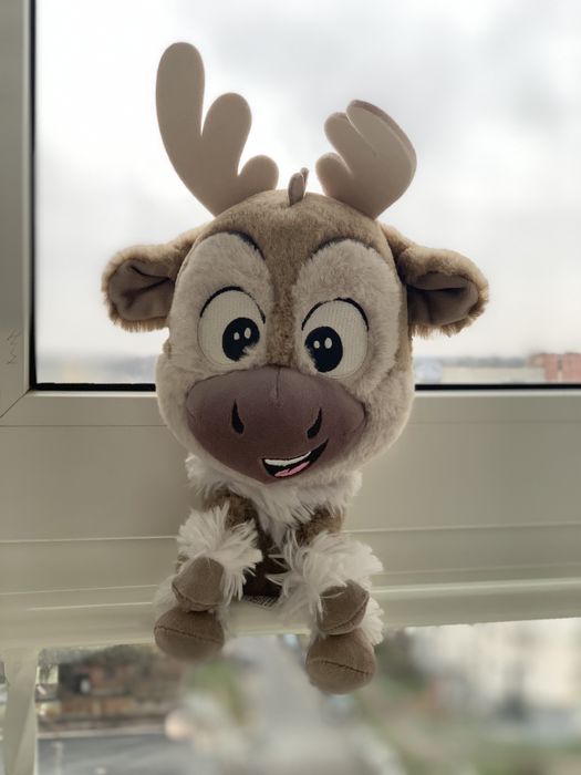 Милий плюшевий олень