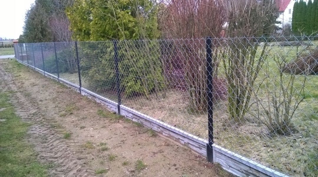 Montaż ogrodzeń panelowych I siatki