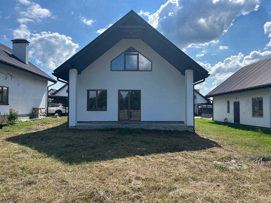 Готовий окремий будинок в котеджному містечку поруч з Києвом.