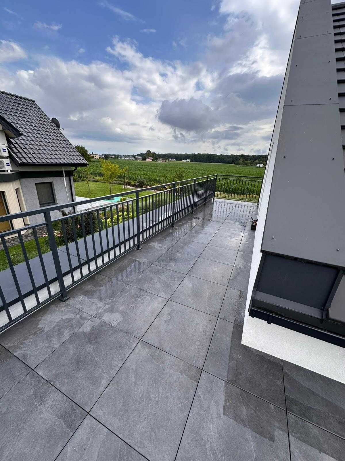 Balustrady szklane malowane proszkowo loft barierka na balkony ocynk