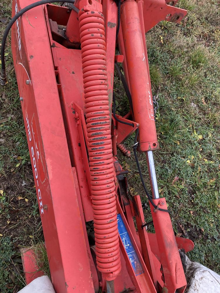 Kuhn gmd 600 czesci plandeka