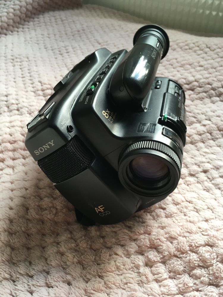 Sony ccd-tr50e handycam kamera analog hi8 camcorder vhs