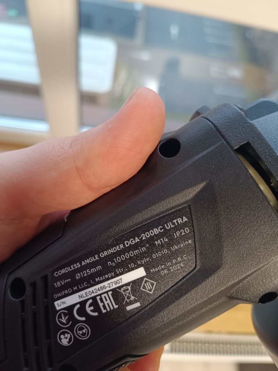 Акумуляторна 20v шліфмашина кутова Dnipro-M DGA-200BC ULTRA, 4A/h
