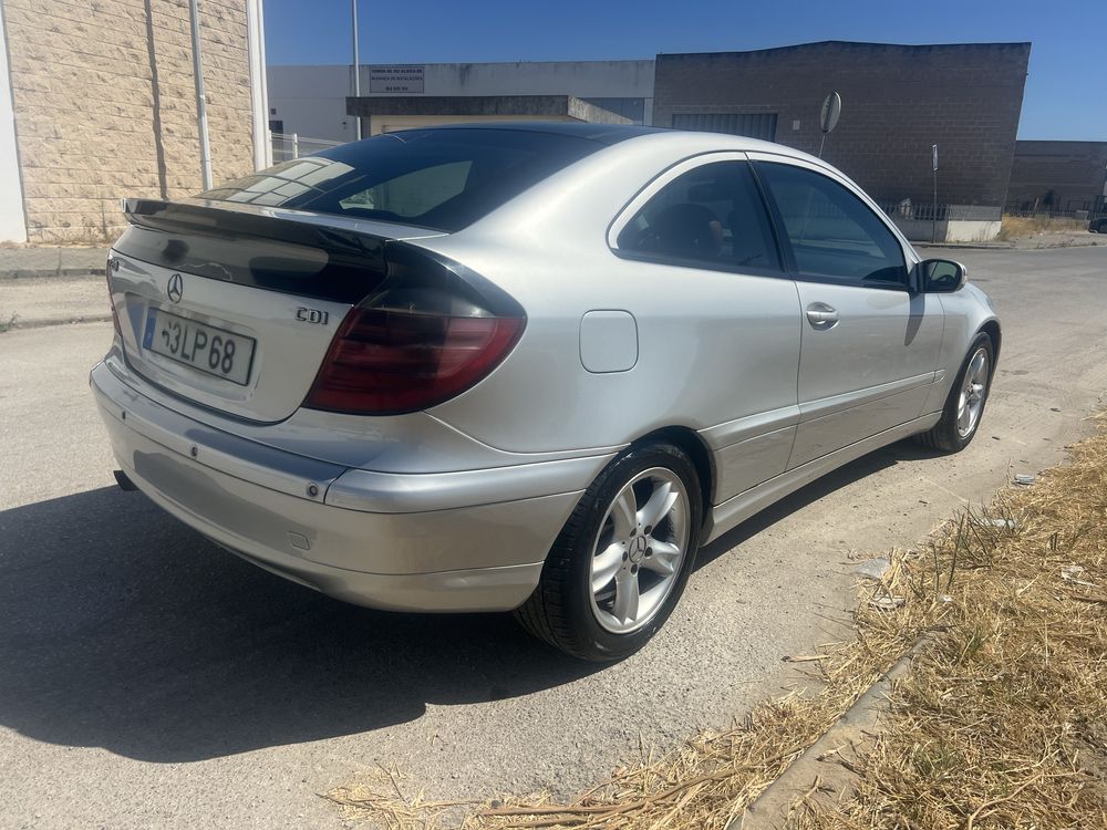 Mercedes coupe   220 cdi