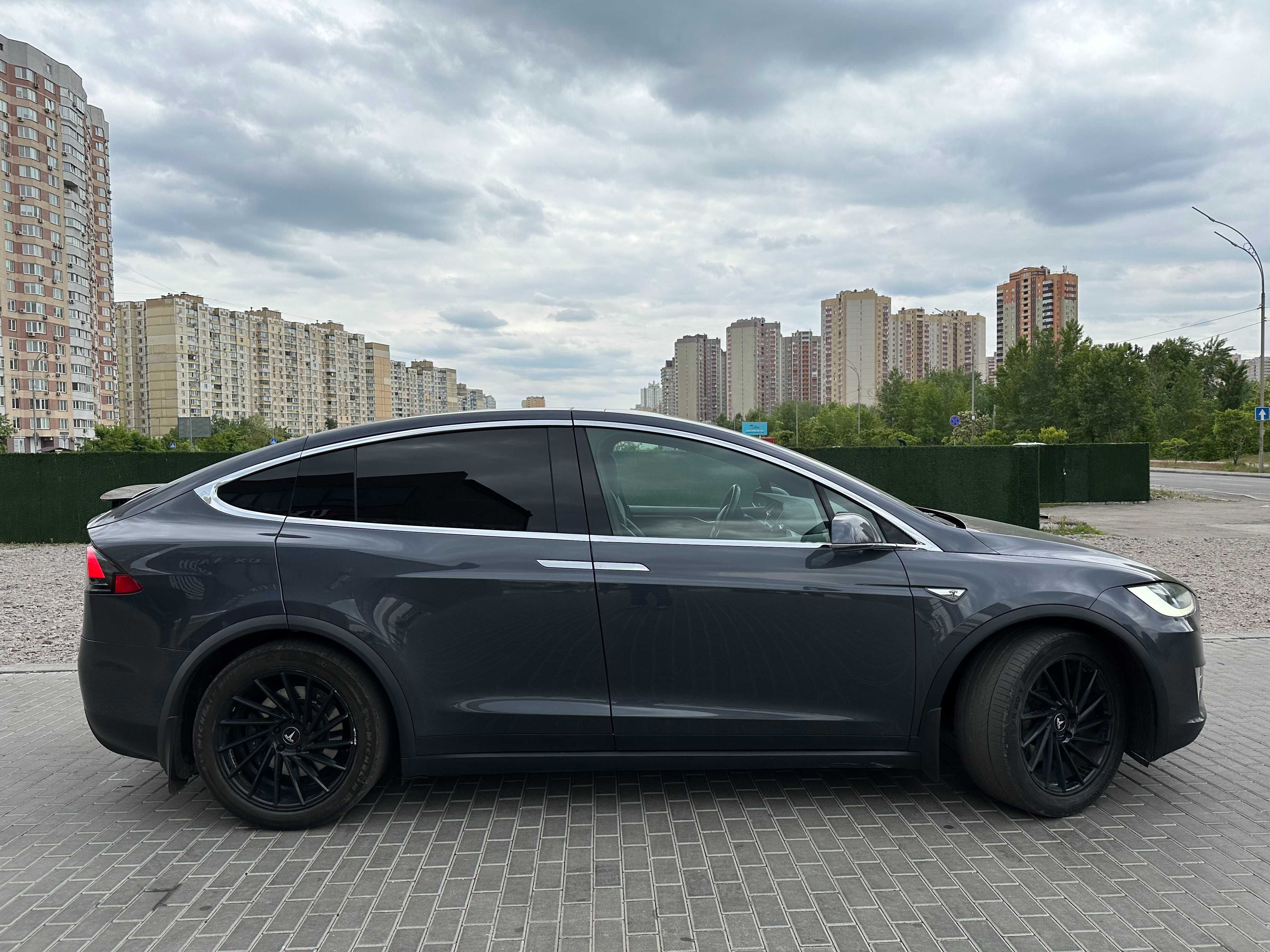 Tesla Model X 2016