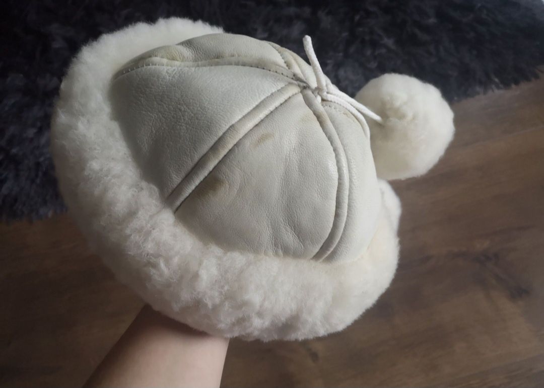 Czapka damska kożuszek z pomponami XS/S
