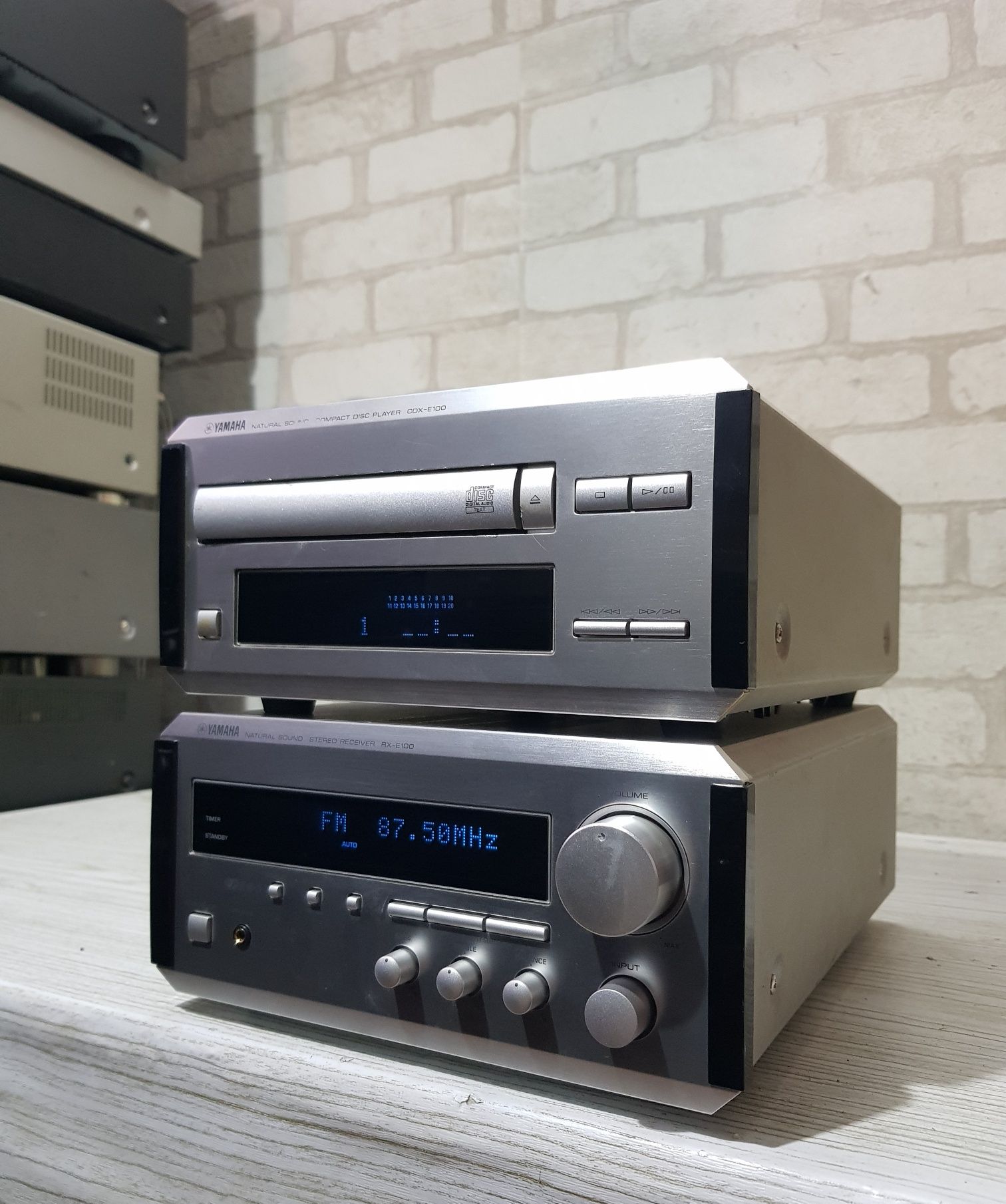 FM/AM Стерео ресивер/підсилювач/CD  Yamaha RX-E100/CDX E 100, 2*60