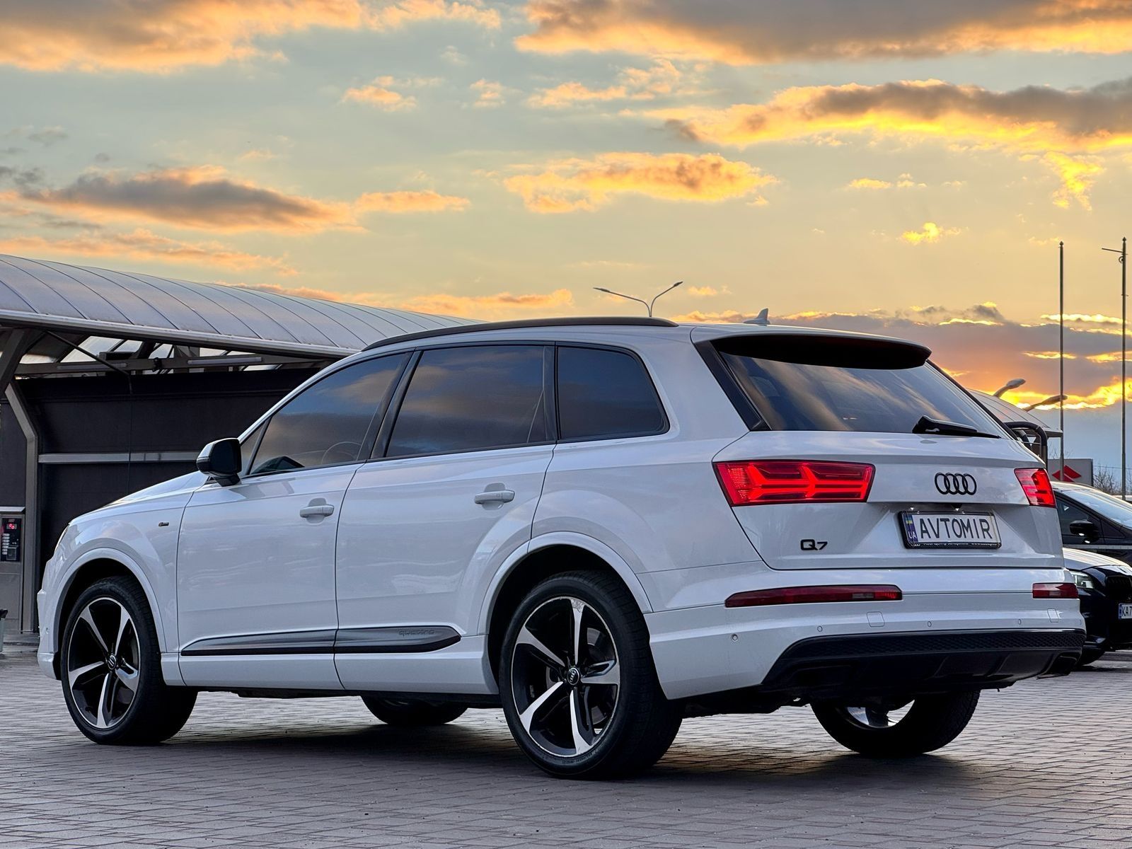 Audi Q7 S.line  не фарбована возможен обмін