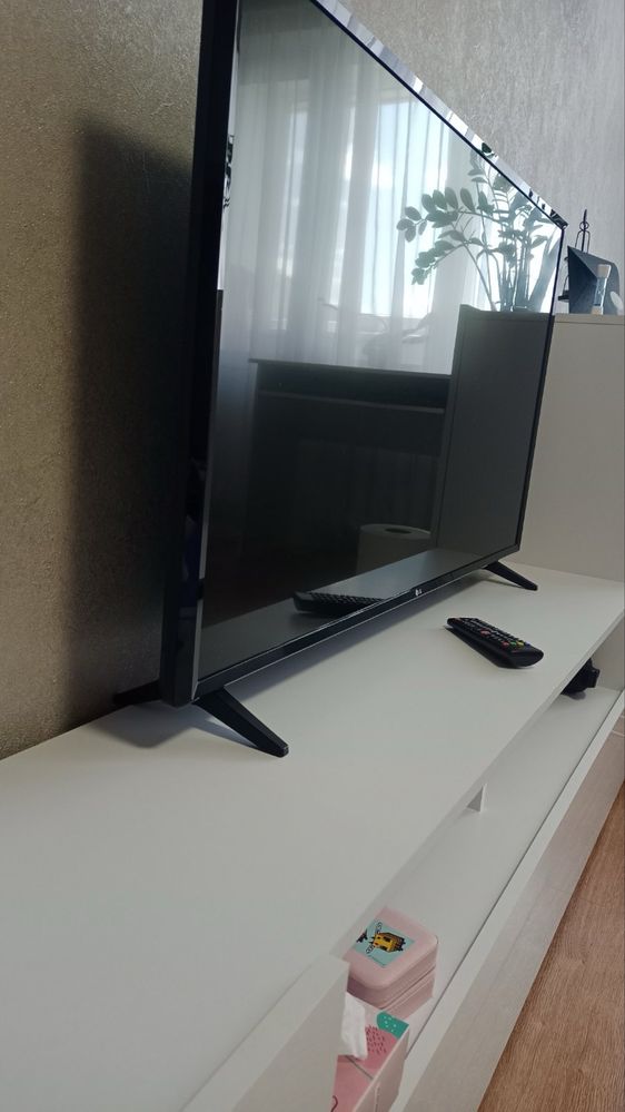 Телевізор lg webos 43 lj 594 v