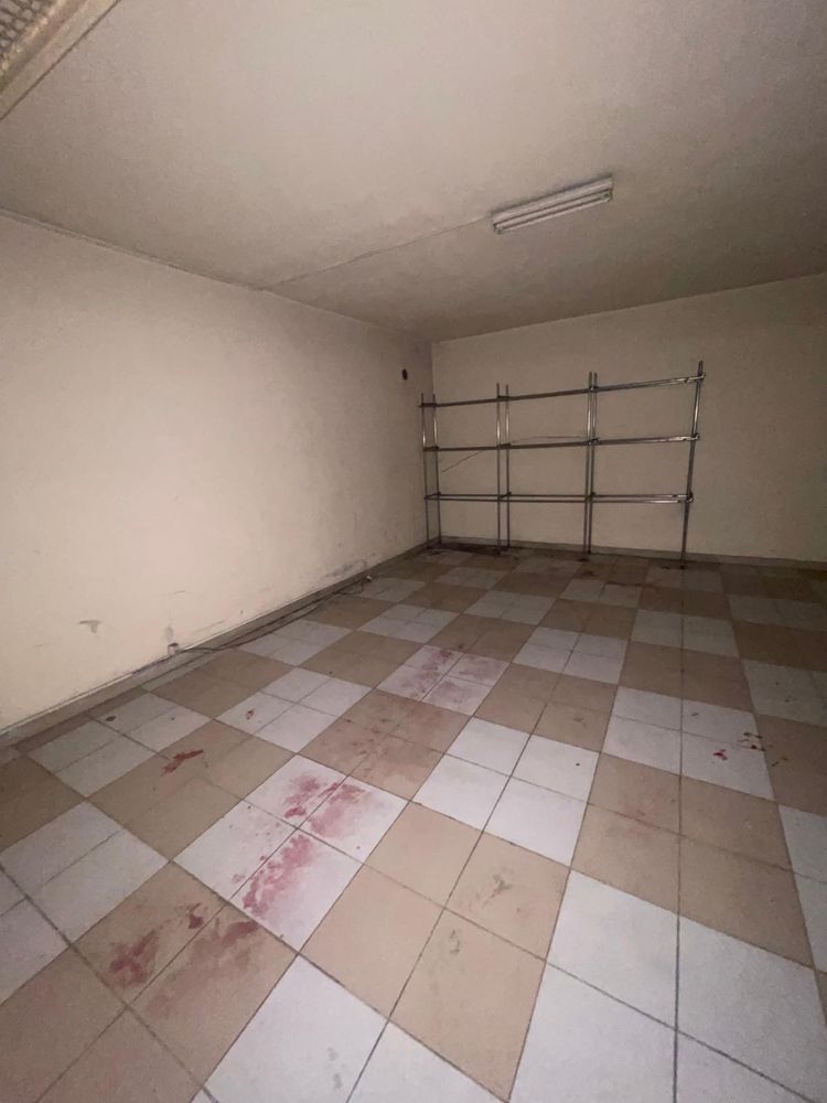 Garagem     / fechada