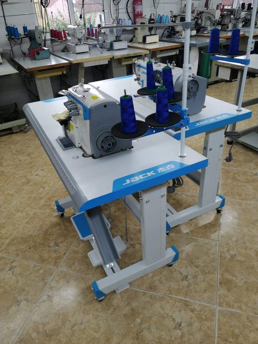 Maquina corte cose jack E4S ( NOVA)