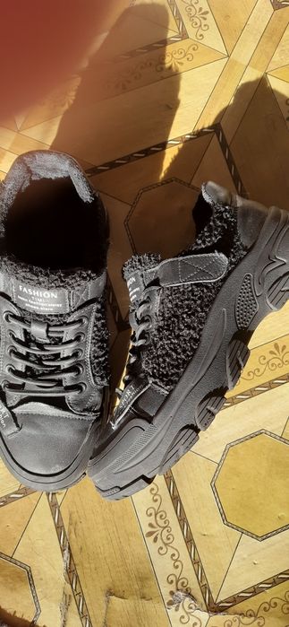 Продам Туфлі-кросовки