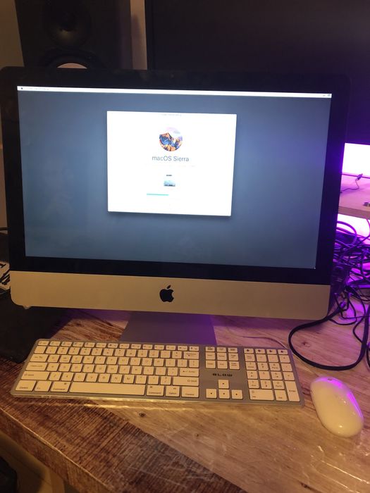 Imac 21.5 late 2011 z klawiatura i myszka