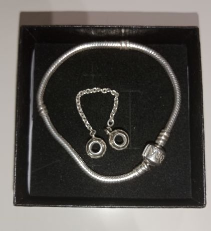 Srebrna bransoletka Pandora Moments 18 cm z łańcuszkiem zabezpieczając
