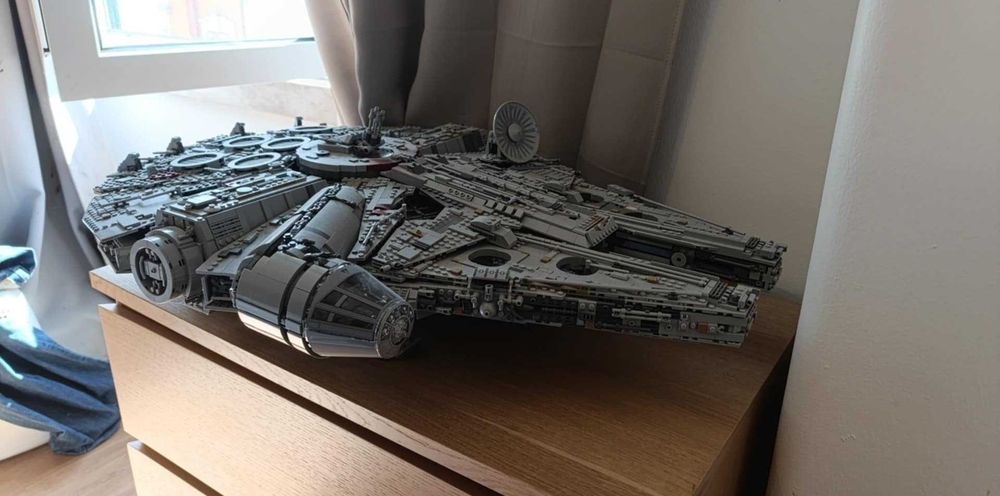 LEGO Millennium Falcon™  - 75192  (montado)