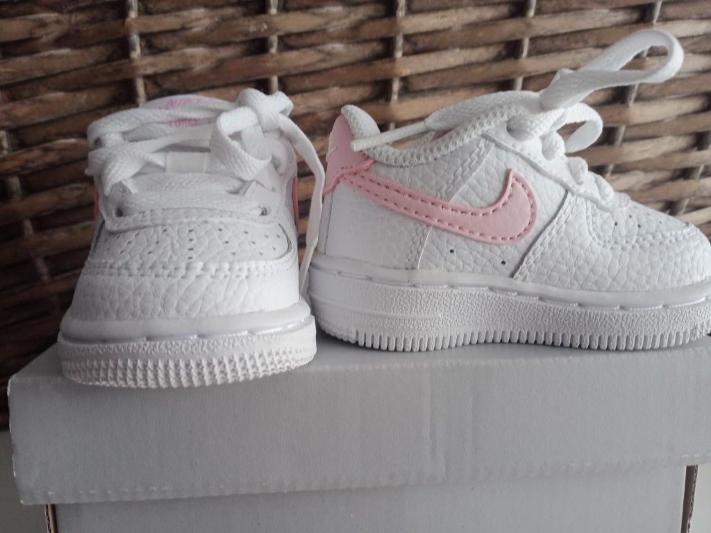 Nowe buty Nike model force 1 rozmiar 17