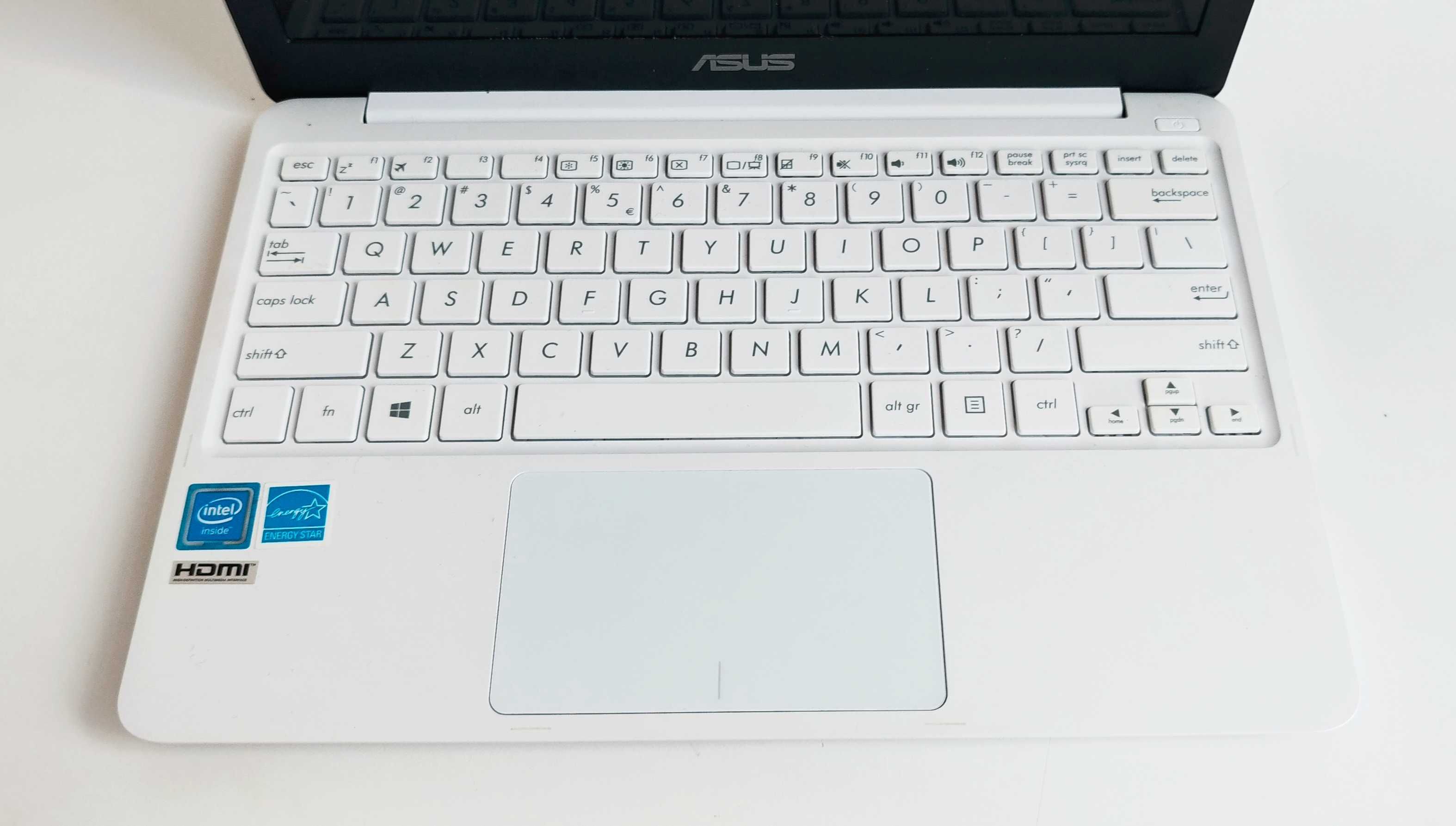 Laptop Asus VIVOBOOK E200HA| 11,6"| Intel Atom X5-Z8300, 2 GB, 32 GB