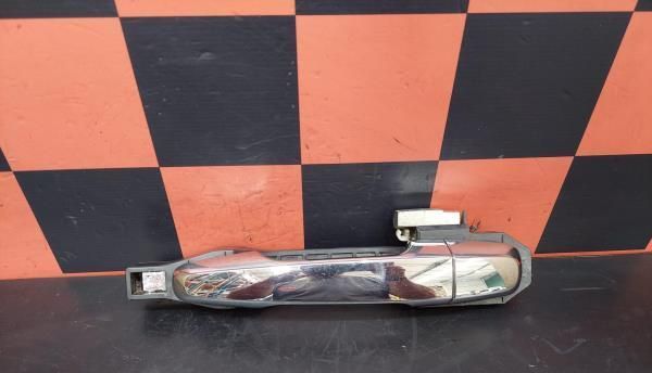 Puxador Porta Frente Esquerdo Mitsubishi L 200 / Triton Camião De Plat