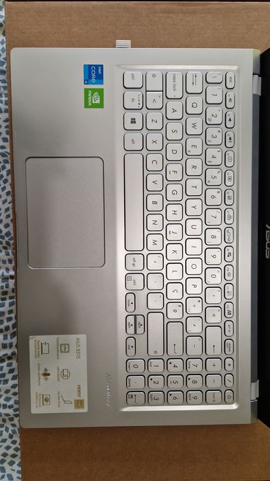 Asus VivoBook X515 i5-11th gen  8gb RAM 512gb ROM