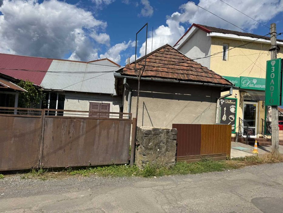 Будівля та споруди, площею 283,20 кв.м., в м.Іршава