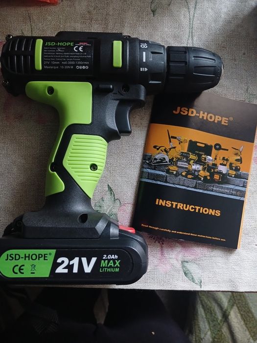 Продам ударний шуруповйорт