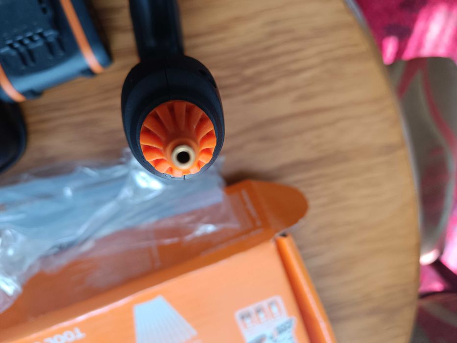 Pistolet na klej akumulatorowy worx