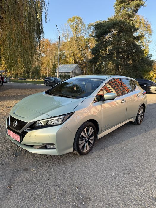 Nissan leaf 2018 р.