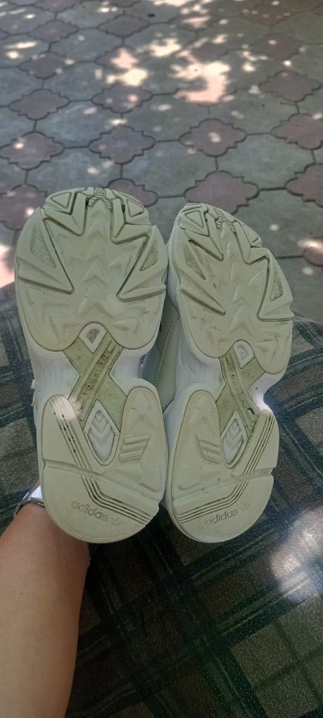 Кросівки adidas оригінал 38 розмір