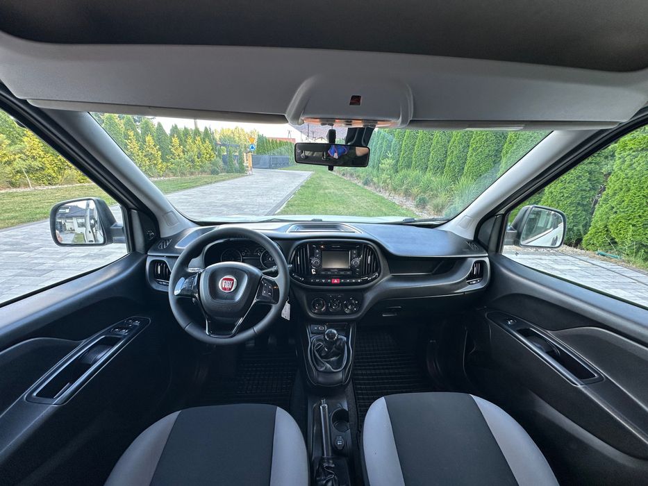 Wynajem auto dostawcze Fiat Doblo