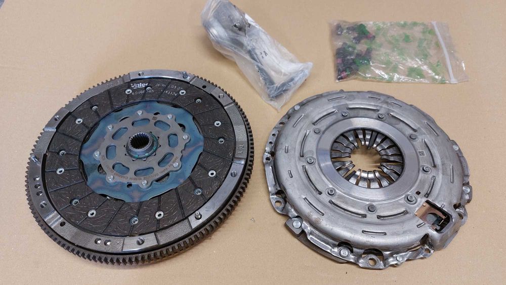 Sprzęgło Dwumasa VALEO 837397 VW Audi A3