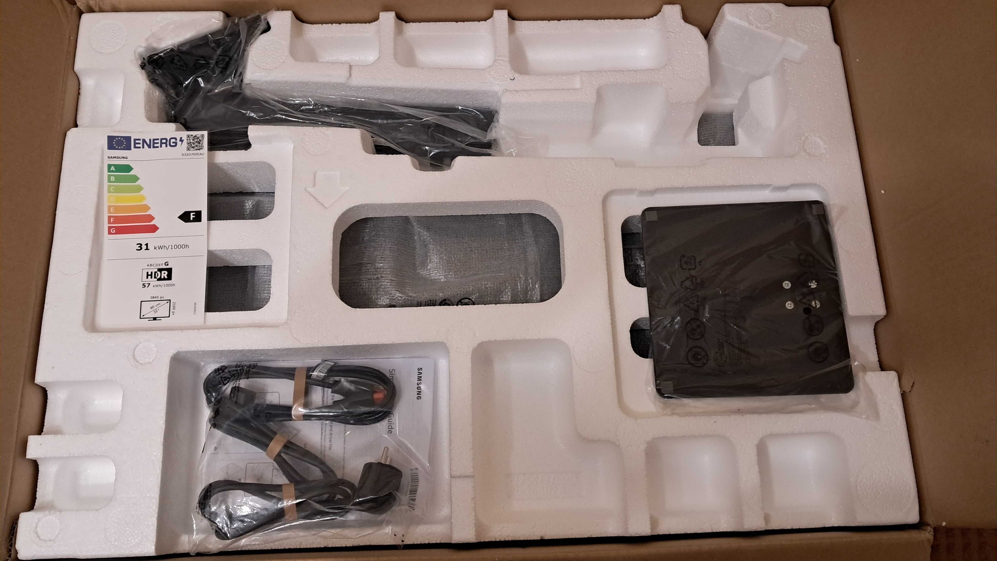 Монітор/Monitor SAMSUNG 32'' ViewFinity S7 (LS32D700EAUXEN)