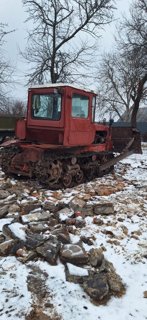 Дт -75 гусеничний трактор трал для перевезення
