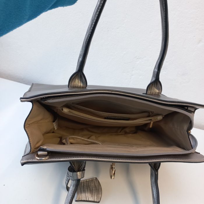 Carteira senhora cinzenta