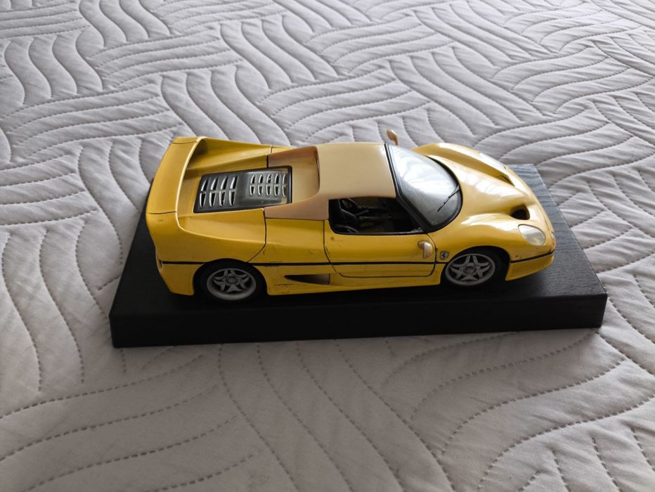 F50 brinquedo com stand de exposição
