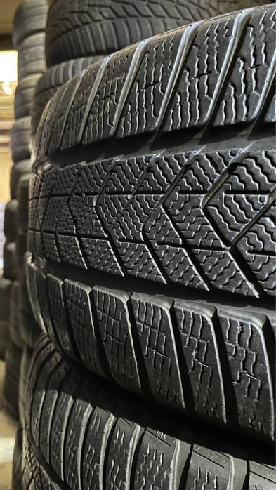 Комплект зимової гуми 275/45/20 Pirelli