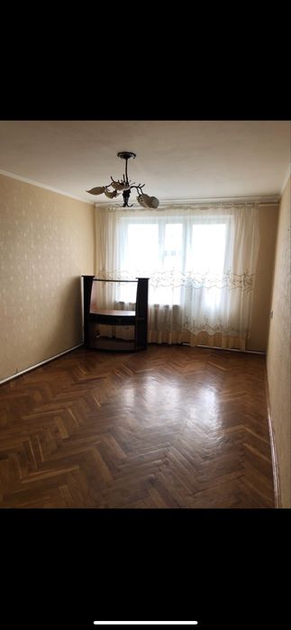 Продається 4-кімнатна квартира в місті Тетіїв Київ. обл.