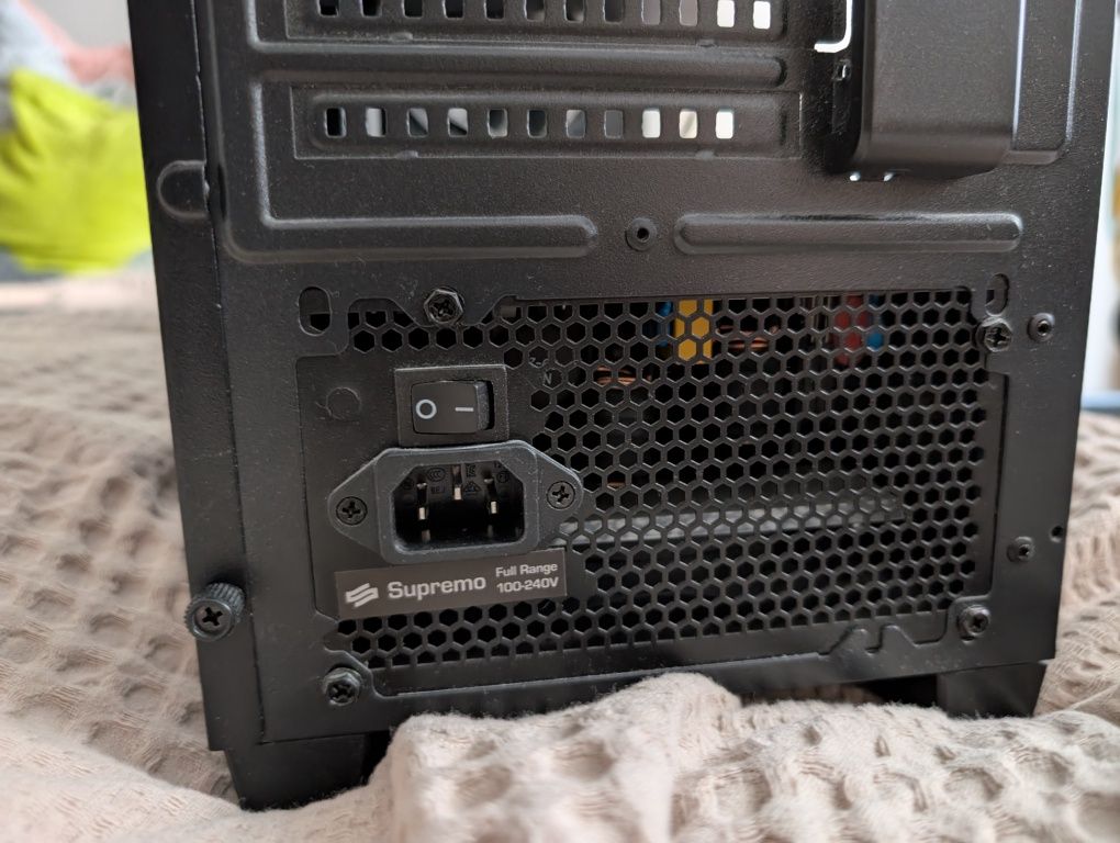 Komputer stacjonarny r5 3600, rx 5600 evo
