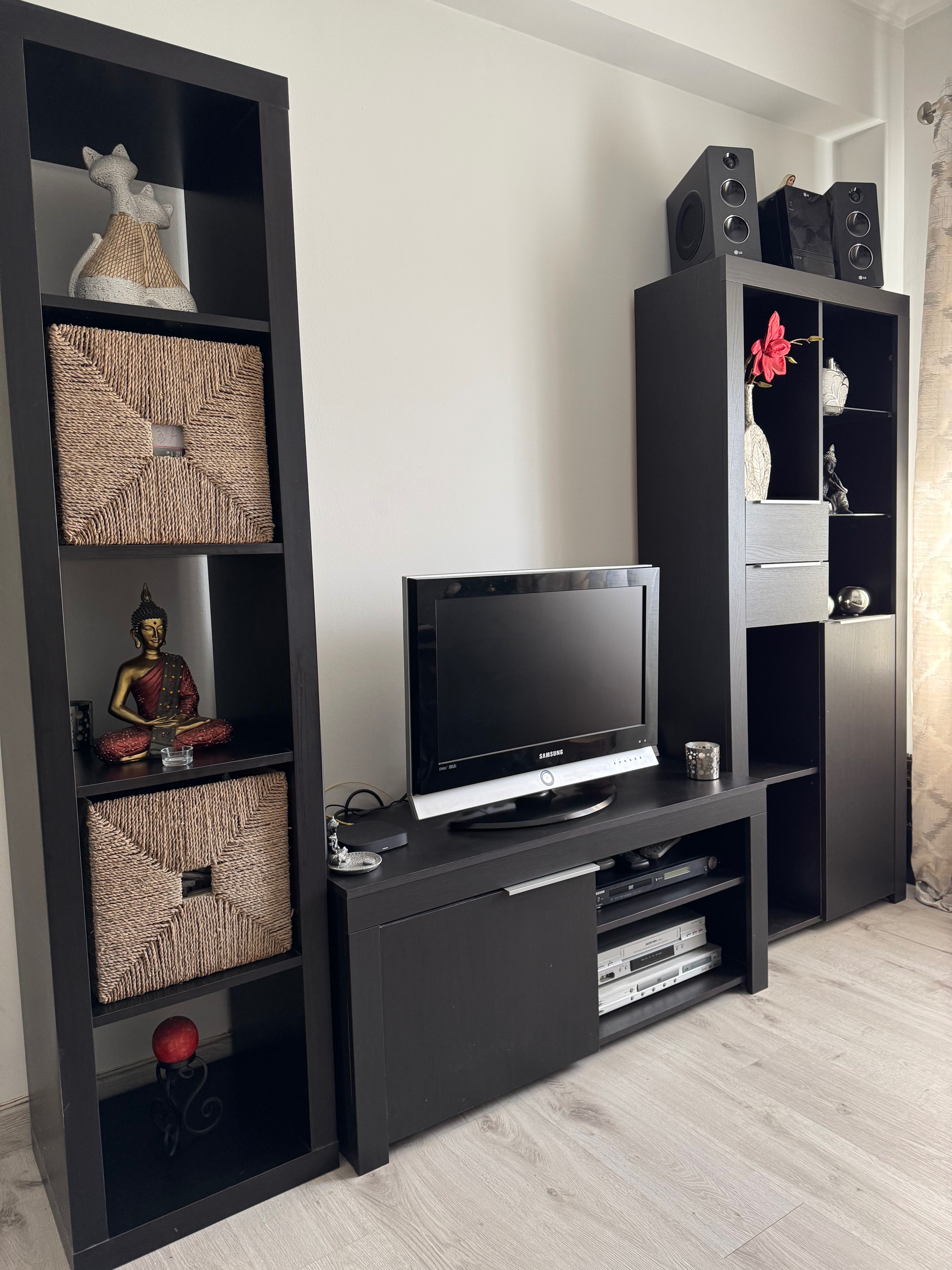 Conjunto sala: móvel TV + 2 móveis de apoio (negociável)