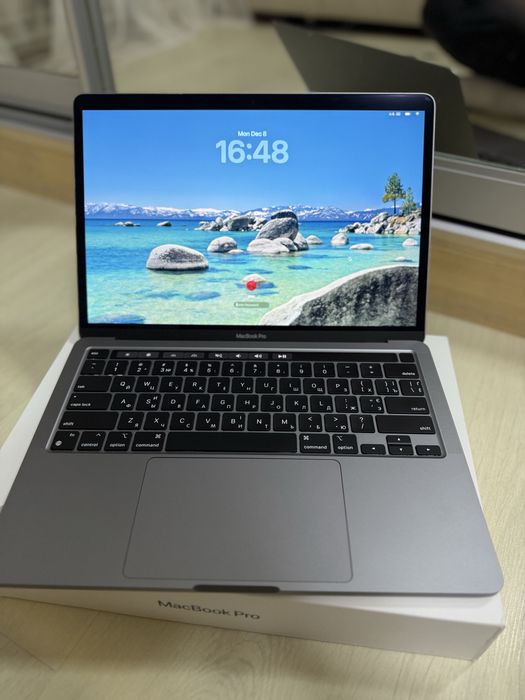Macbook pro m1 2020 8 256 гарний стан