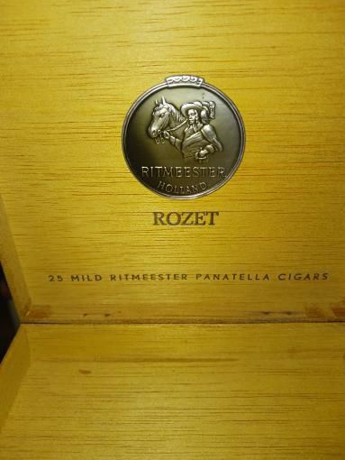 Pequena caixa rozet