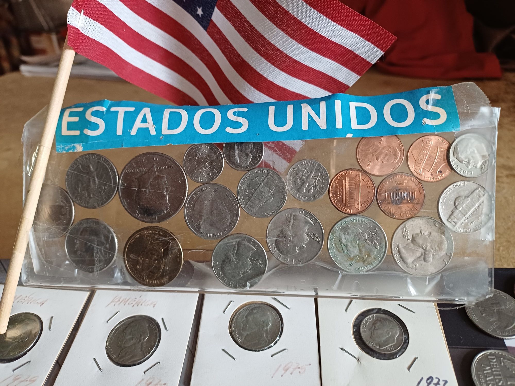 90 moedas da América muito boas