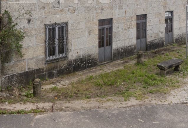 Portas em ferro cor cinza