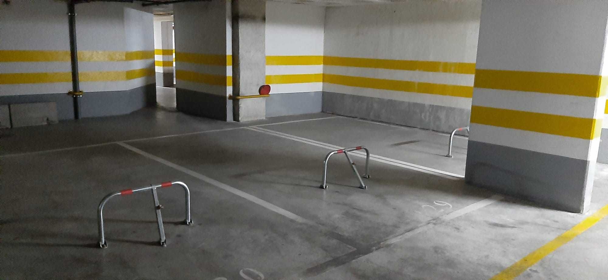 Garagem p/CARRO - Av. Berlim nº 27 - 3 min Aeroporto Aeroporto / A1