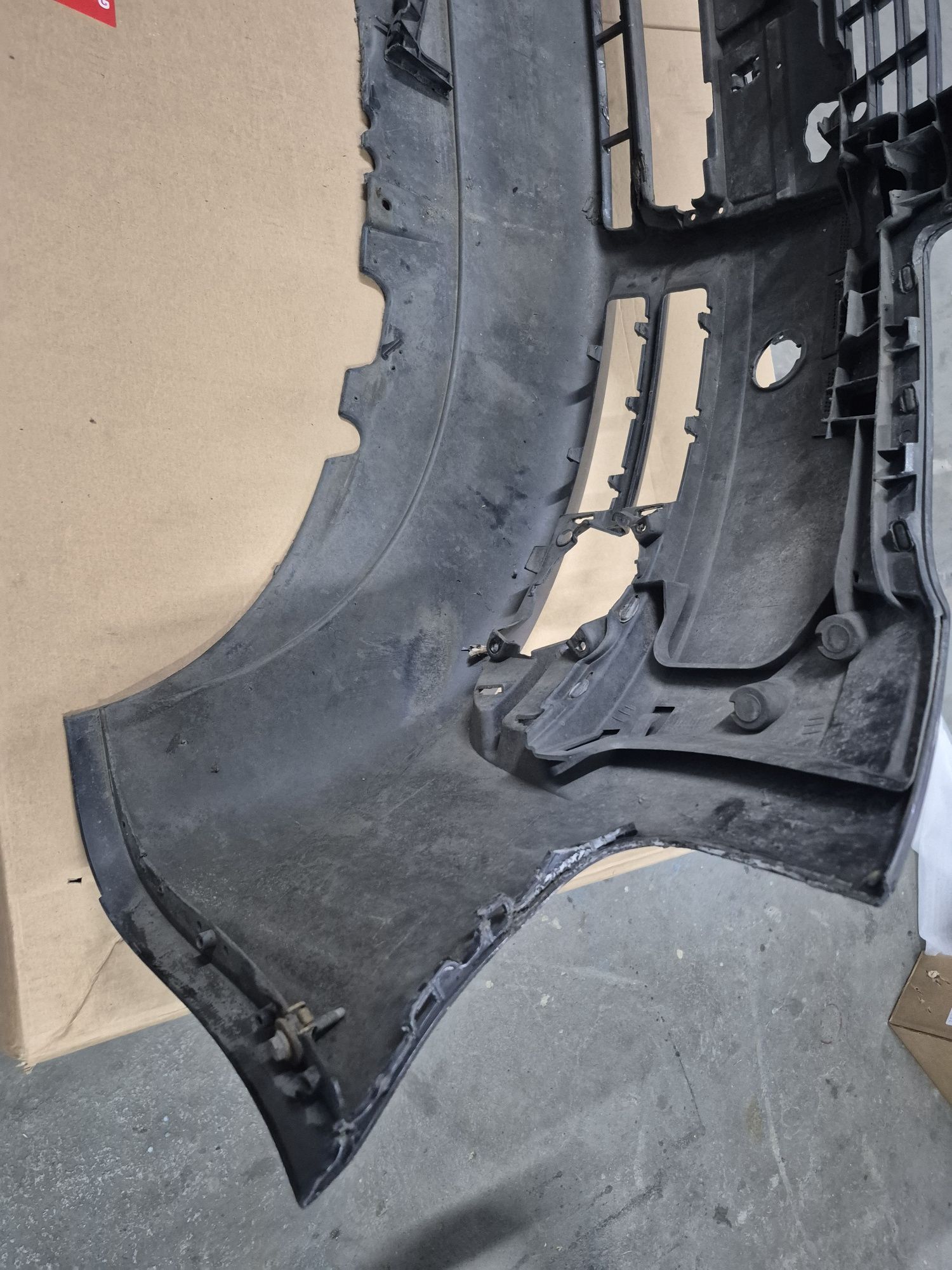 Zderzak przedni audi a4b7 LZ7L