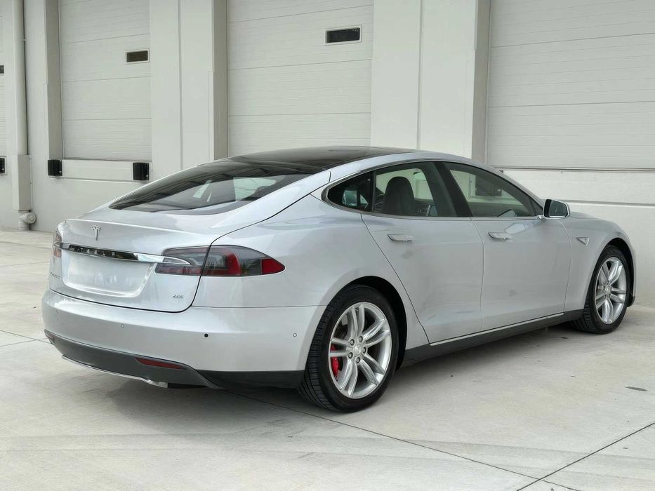 Tesla Model S 85      2014