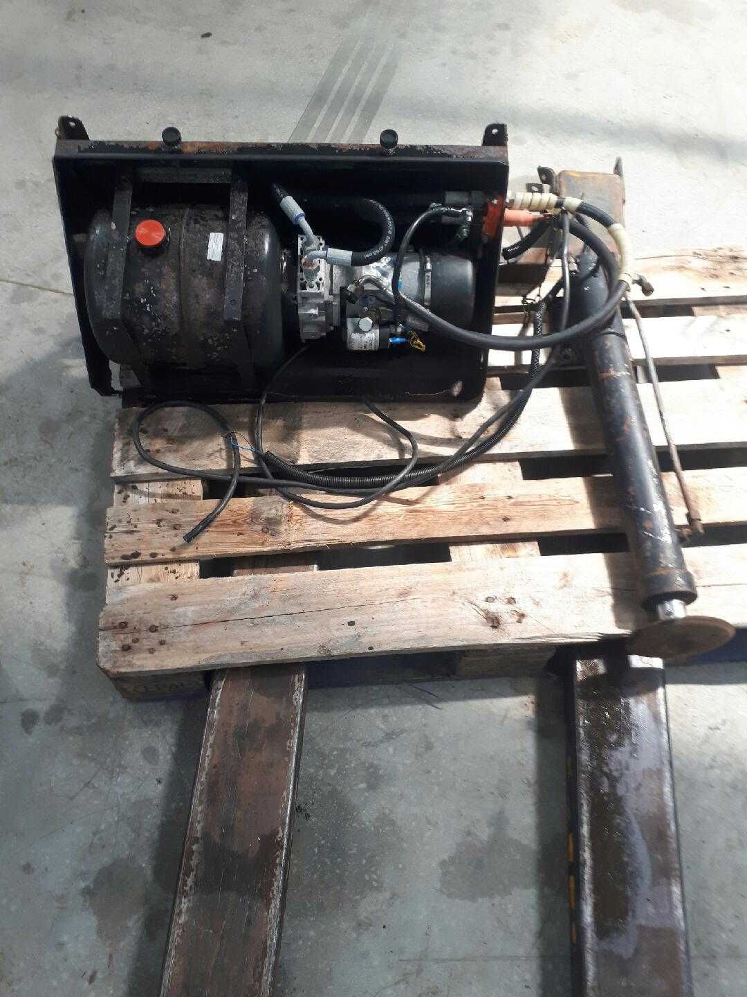 Hds palfinger 1300 na bus rozdzielacz pompa