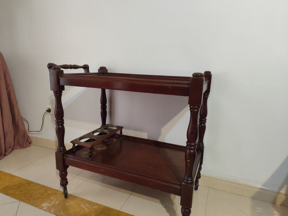 Carro de sala para bebidas